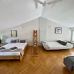 Top Floor Maisonette In Centre