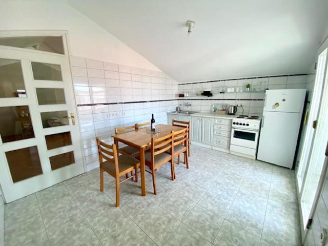 Apartman Top Floor Maisonette In Centre